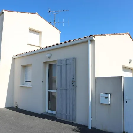 Maison Récente Calme à Fouras, Près De La Mer, 3 Chambres, Terrasse, Garage Et Parking - Fr-1-709-40 Hébergement de vacances