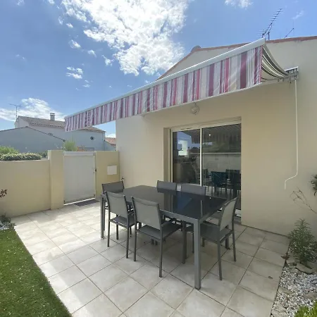 Hébergement de vacances Maison Récente Calme à Fouras, Près De La Mer, 3 Chambres, Terrasse, Garage Et Parking - Fr-1-709-40